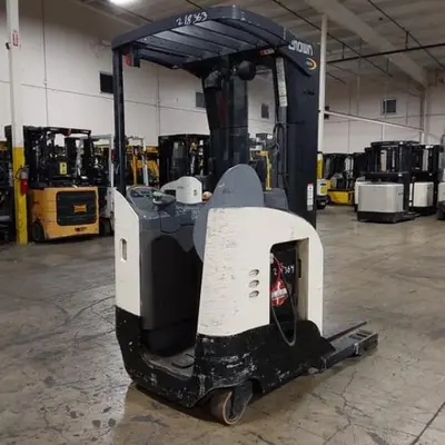 USED 2016 CROWN RR5725-45