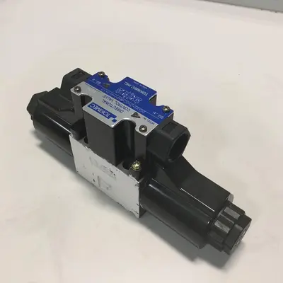 USED TOKIMEC DG4V-3-6C-M-P7-H-7-52
