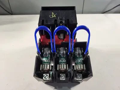 Disconnect Switch w/ 3 Times 15 Amp Fuse JTD15ID
