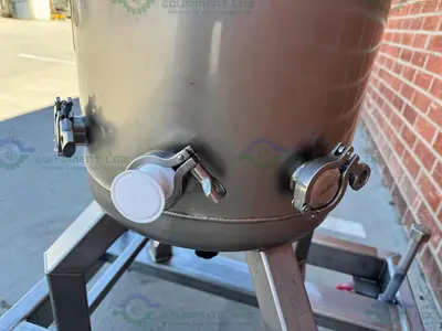 Unknown Brand 100 Liter Mixing Tank w/ Lenze 3 Phase Motor, Impeller