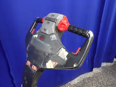 USED THE RAYMOND CORPORATION 8410