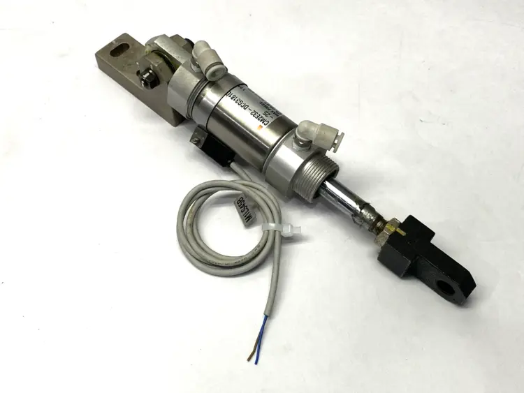 Used SMC CM2E32-DCG3181G-25 Pneumatic Cylinders | Maverick Industrial Sales #1107228