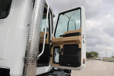 New | in-Stock 2026 MACK GRANITE 64BR Rolloff Trucks Texas US | Roll Off Truck World #1491889