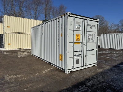 NEW 2024 TRITON V300ULC