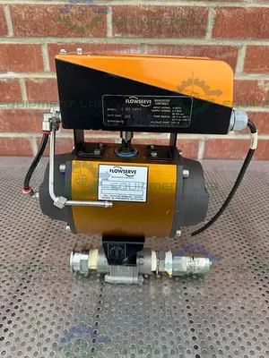 USED FLOWSERVE L 93 SWP4 DIGITAL VALVE POSITIONER W/ 20 39 SN 6 R6 PNEUMATIC ACTUATOR