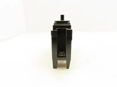 Siemens EE1M015 ITE Circuit Breaker 120VAC 15A 10KA@120V 1Pole 20"Lbs Of Torque