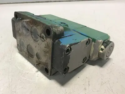 USED VICKERS DG4V-3-6C-M-U-HL7-60-B13