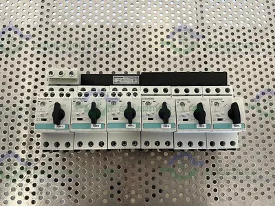 USED LOT OF 6 - SIEMENS 3RV1021-1JA10 MOTOR STARTER PROTECTION CIRCUIT BREAKER