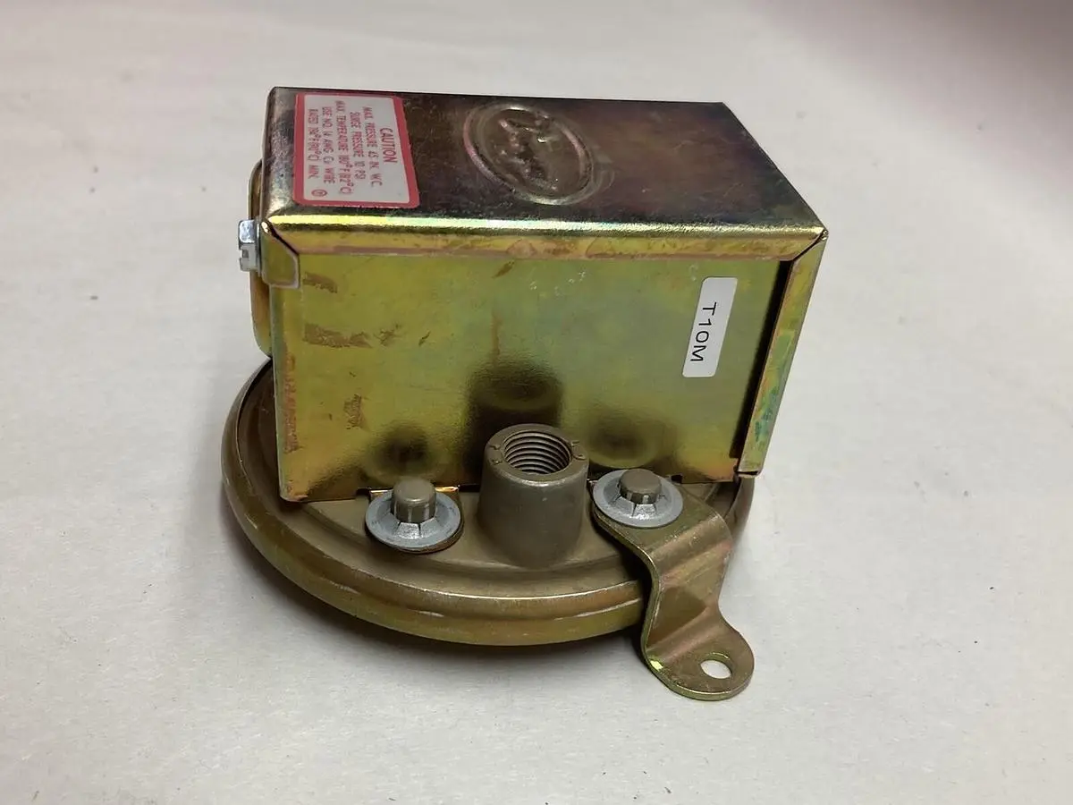 Used DWYER 19/0-5 Industrial Controls Ohio US | Surplus Asset Holdings #1240624
