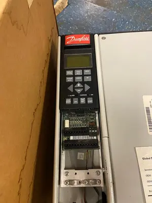 USED DANFOSS VLT5100-PT5-COO-ST-RO-DL-F00A00CO