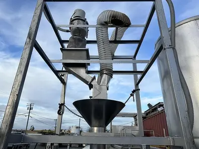 Vac-U-Max Vacuum Loader