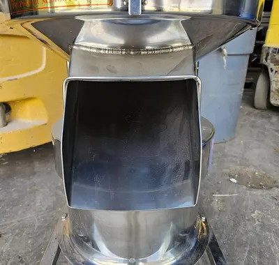 USED 2013 CE INTERNATIONAL LS-450-SA-NW
