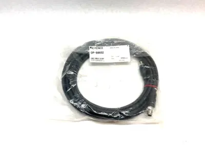 NEW KEYENCE ETHERNET CONNECTION CORDSET M12 TO M12 5M LENGTH