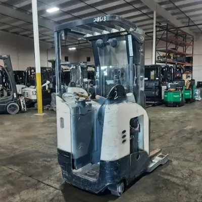 USED 2016 CROWN RR5725-45