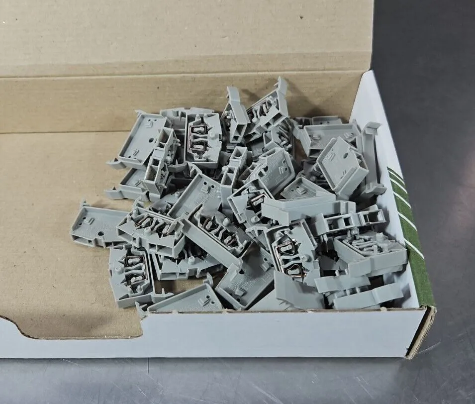 Wago 264-711 conductor Ground Terminal Block - Lot of 39. Loc3D-25