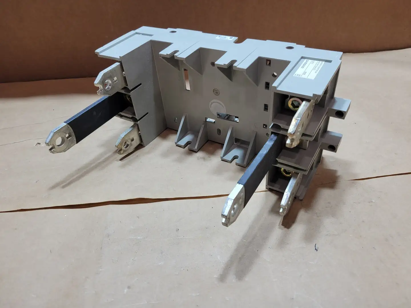 Used MERLIN GERIN 039-000028-0000 Switchgears British Columbia CA | Lenmark #1438353