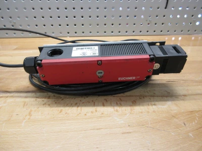 USED USED HAAS PARTS AND TOOLING HAAS 32-1095 CE DOOR INTERLOCK ASSY B (NO KEY)