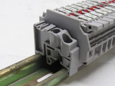 Entretec M4/8S Terminal Fuse Block W/ Blown Fuse Indicator  Lot of 48