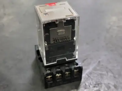 NEW OMRON MKS2PIN