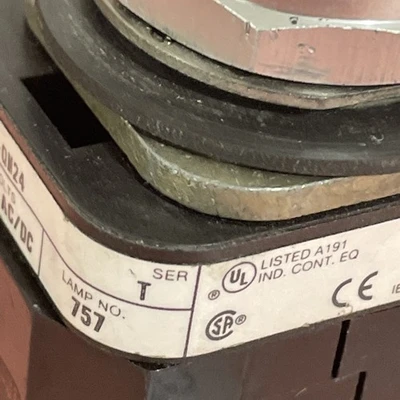 USED Allen-Bradley 800T-QM24