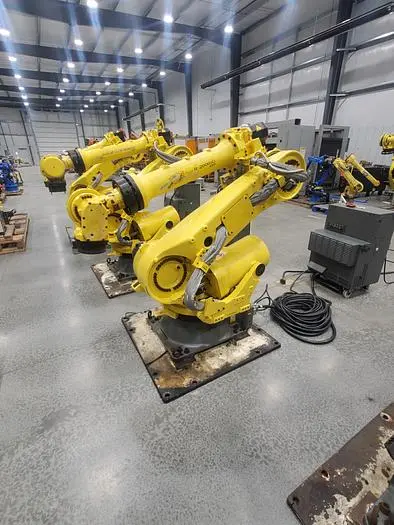 Used 2015 FANUC R-2000IC/210F Robots Ohio US | Six Axis Solutions #397829
