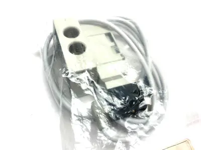 USED SMC 2-POSITION SINGLE SOLENOID VALVE 4/5 PORT