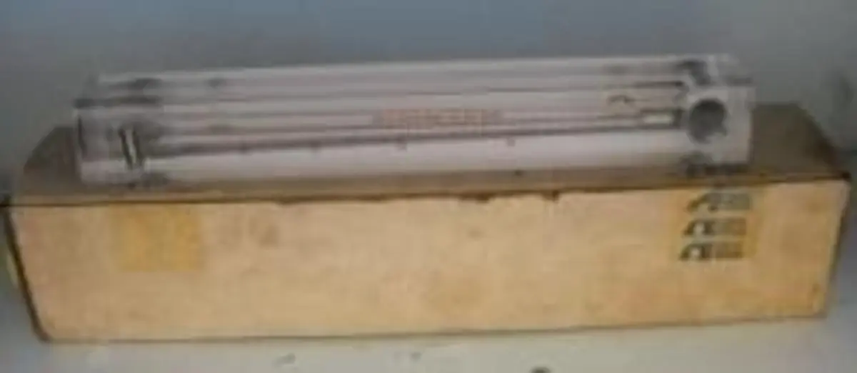 QTY. 1. OMEGA FLOW METER SCFM-AIR-STP-READ FLOAT A...