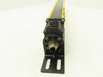 Allen Bradley 440L-T4J0320YD Light Curtain Guardmaster Transmitter Ser A Rev A