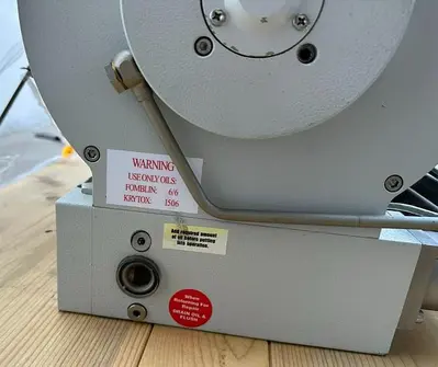 PFEIFFER VACUUM TPH 2200 UC TURBO PUMP, PM P02 005