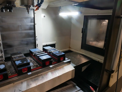 2010 HYUNDAI WIA F500 Vertical Machining Centers | USED CNC (7)