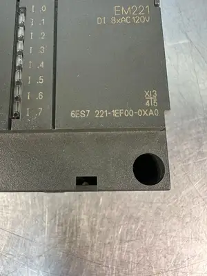 Siemens 6ES7 221-1EF00-0XA0 EM221 8xAc 120V (4.2.4)