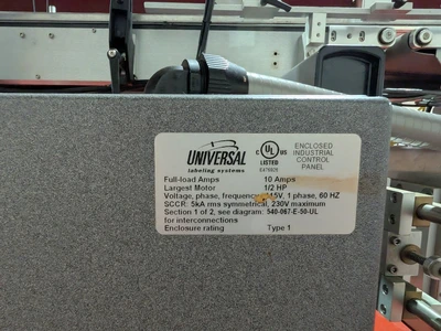 Universal Top and Bottom Label Applicator with Top-and-Bottom Transport Conveyor