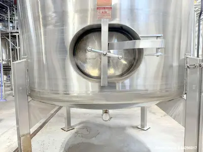 Used 3,200 Gallon Stainless Steel Tank – Vertical Dished Vessel with Multiple Po