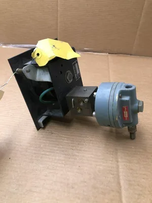 Moore Products 524T2 0 to 100 Nullmatic Pressure Controller
