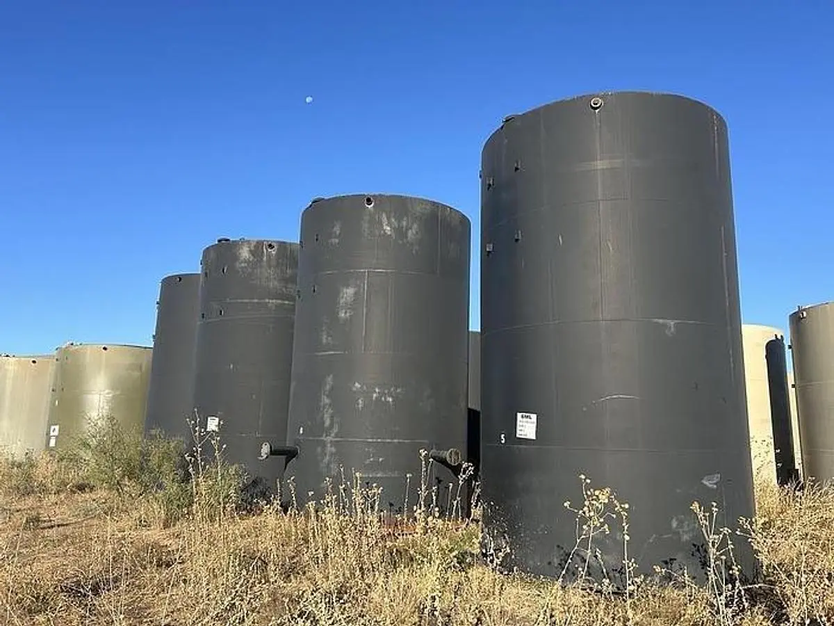 USED 400BBL VERTICAL TANK