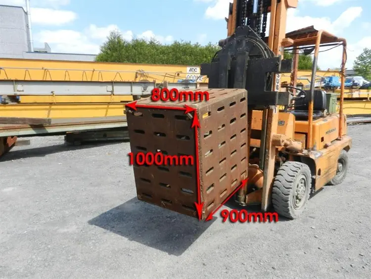 Used CLAMPING TABLE 1000 X 900 X 800 MM Angle Plates BE | Apt International N.V #366410