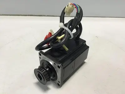 USED YASKAWA SGMP-01AWYR22
