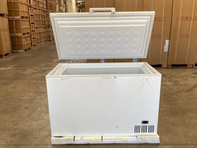 171-0390 50" Solid Top Self Contained Ultra Low Temperature Chest Freezer