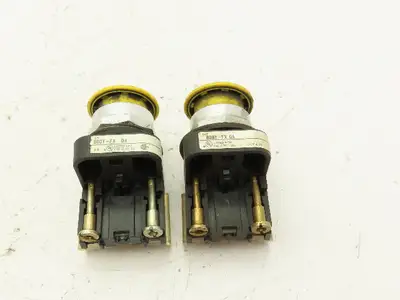 Allen Bradley 800T-FXD4 Yellow Push/Pull Button 30mm Lot of 2