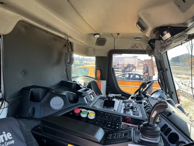 USED 2018 MACK LR613 REFUSE