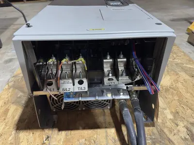 ALLEN BRADLEY 20GWANC415AN6VNHN8-RW AC DRIVE LIQUID COOLED 3 PHASE OUTPUT #S682