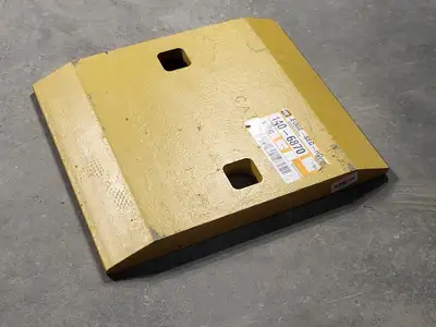 USED CATERPILLAR 140-6870