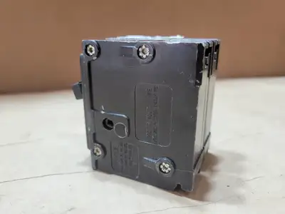 Used CUTLER-HAMMER BR240 Switchgears British Columbia CA | Lenmark #835777
