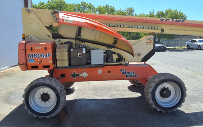 USED 2013 JLG M600JP