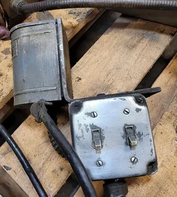 USED MAGNA-LOCK MAGNETIC CHUCK