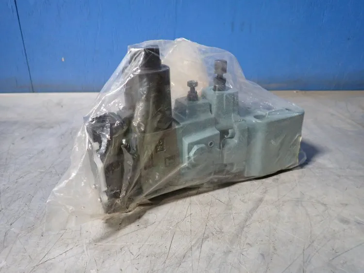 New | in-Stock NACHI RSSG033FGD215 Valves/Fittings | HGR 24 #733106