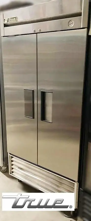 True 2 solid door upright refrigerator