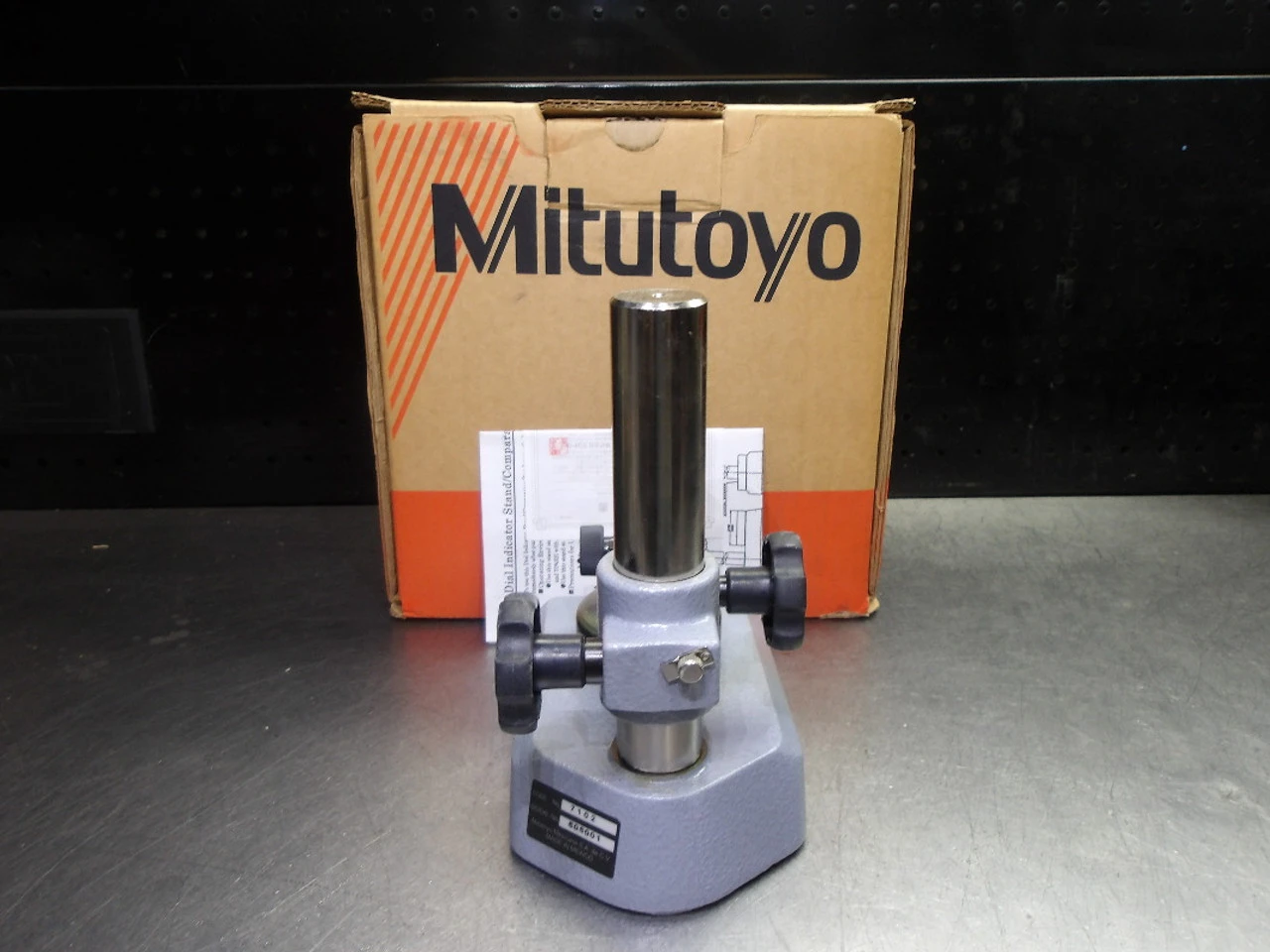 Mitutoyo Linear Gage Stand 7102 (LOC33)