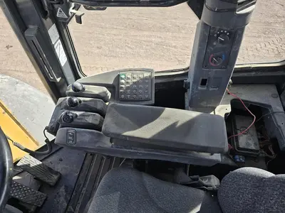 USED 2010 JOHN DEERE 644K