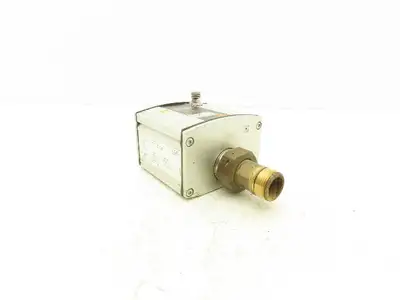 IFM SU8200 Ultrasonic Digital Flow Meter 0-100L/Min 24VDC